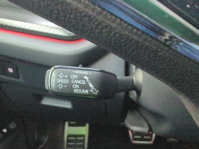 Fahrzeugabbildung SKODA Octavia Combi 1.4 TSI DSG iV RS AHK DCC ACC COLU