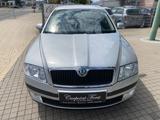 Skoda Octavia 1.6 Lim. Elegance, 1.Hand, Automatik,uvm - Skoda Octavia mit Benzin-Antrieb: Limousine, 1.6