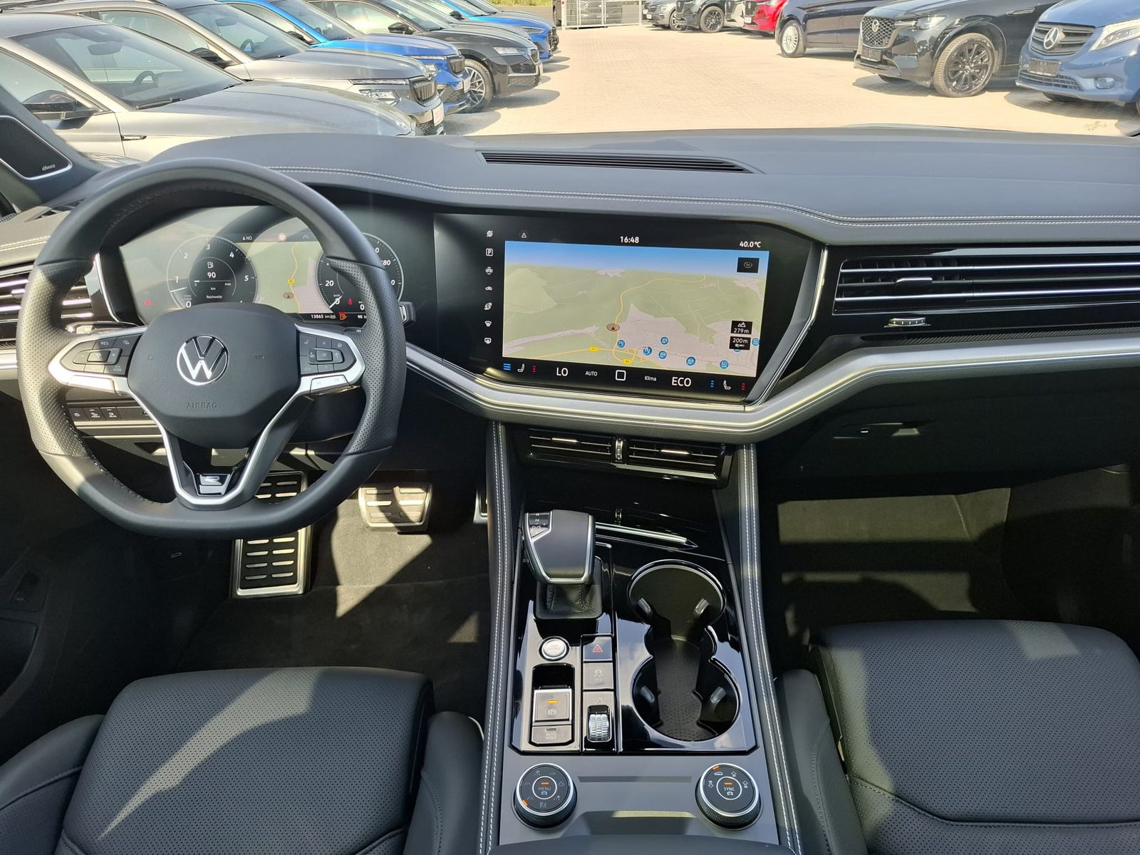 Fahrzeugabbildung Volkswagen Touareg 3.0TDI 4M R-Line VOLL Black 22" UPE 114T