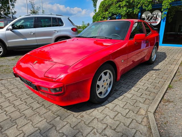 Porsche 944 S