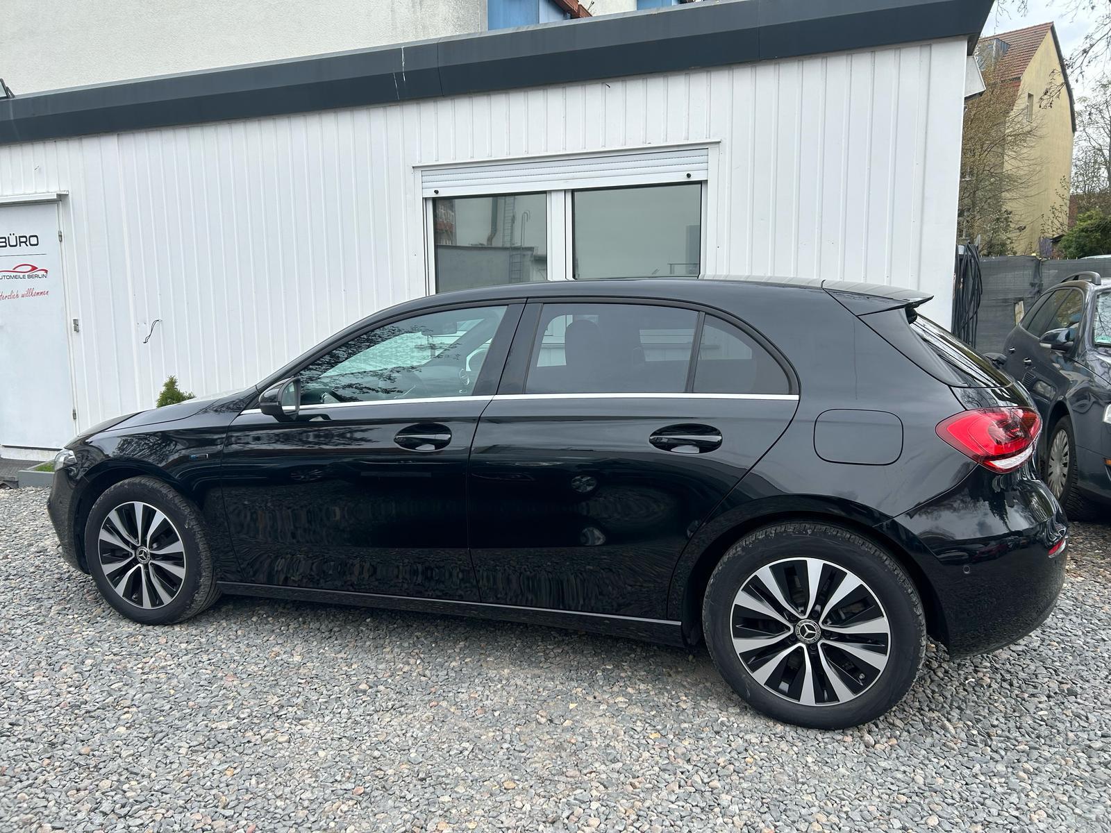 Mercedes-Benz A 250e DCT Style "LED/KAMERA/GARANTIE"