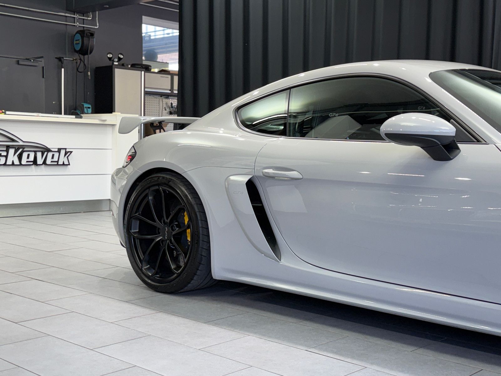 Fahrzeugabbildung Porsche Cayman GT4|918 SCHALENSITZE|PCCB|1.HAND|SCHALTER