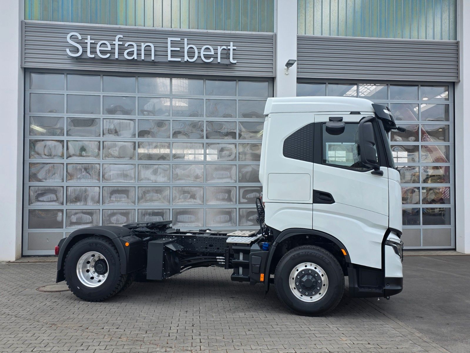 Fahrzeugabbildung Iveco X-Way AS440S50T/P 4x4 HI-TRACTION Intarder Alu