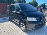 Volkswagen T5 Caravelle 2.5TDI*1Hand*Xenon*AHK*8Sitze*Klima - gebrauchte VW T5 Caravelle aus dem Jahr 2009