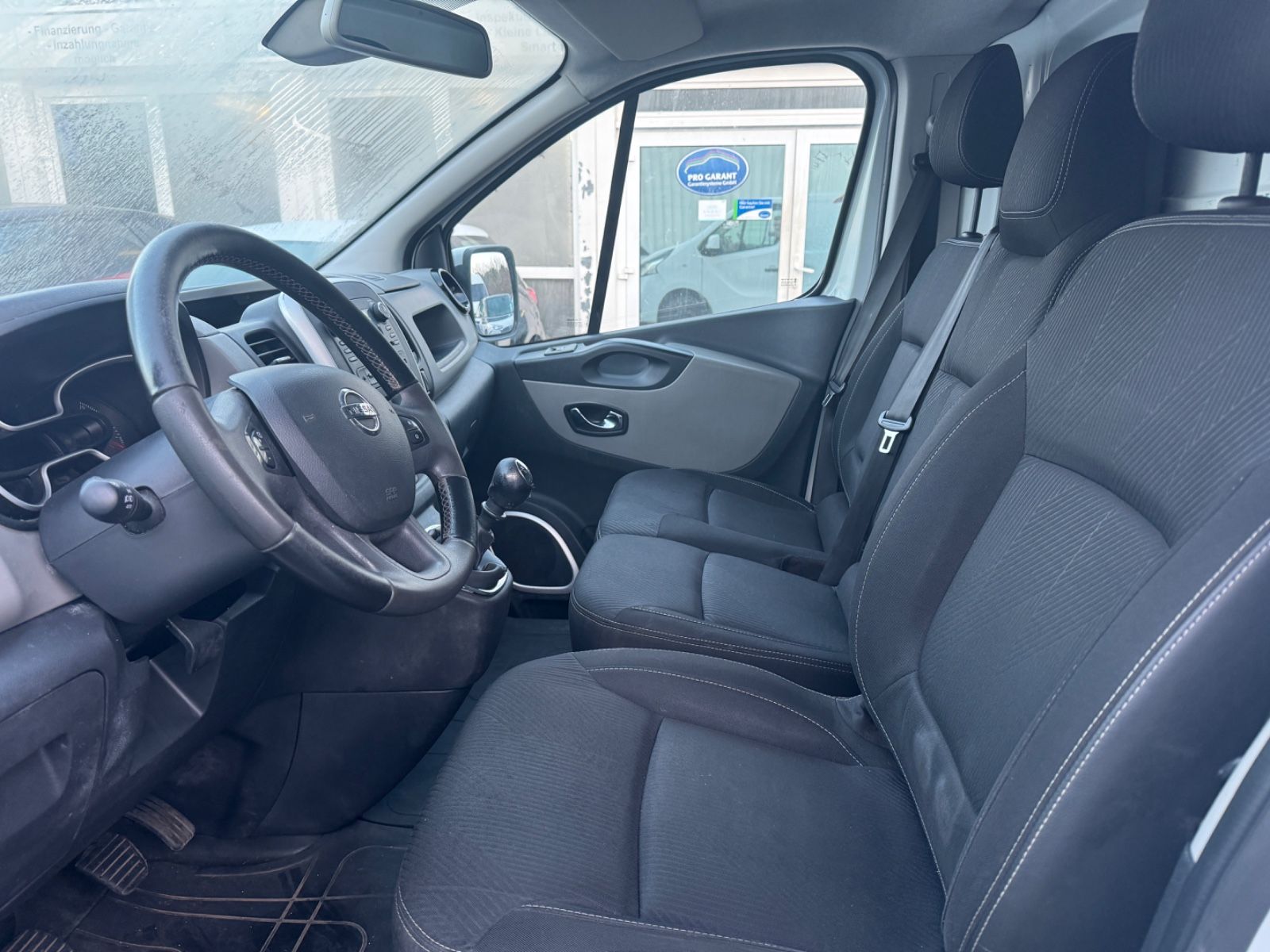 Fahrzeugabbildung Nissan NV300 Kastenwagen L2H1 Kamera+Klima