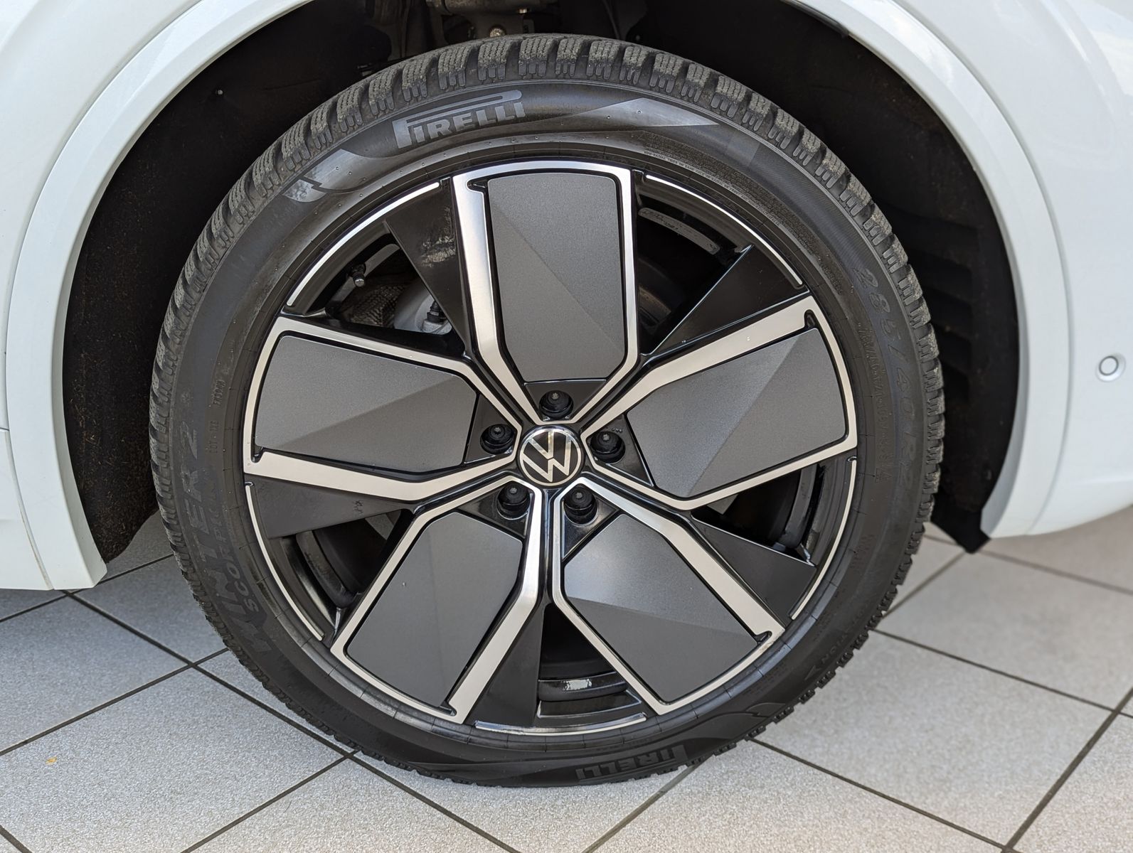 VW Touareg 3.0 TDI 4M R-Line Komfort-Paket UPE 111T - Image 10