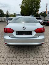 Volkswagen Jetta VI Match PDC/Sitzheizung/Teil-Leder/Navi - Volkswagen Jetta in Hamburg