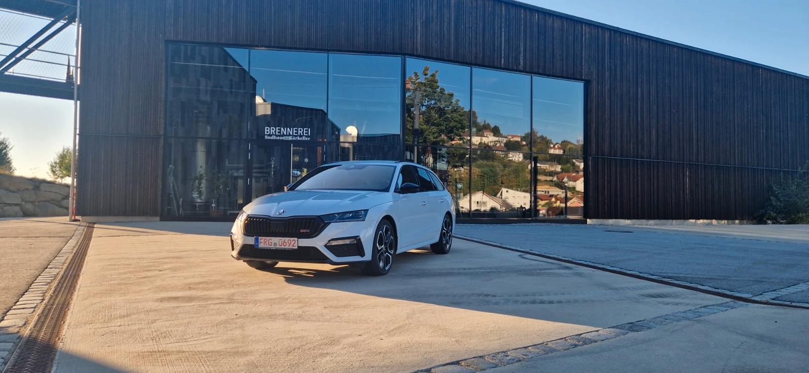 Skoda Octavia Combi RS 4x4 *SHZ*DAB*LED*LENKRADHZ*CAM