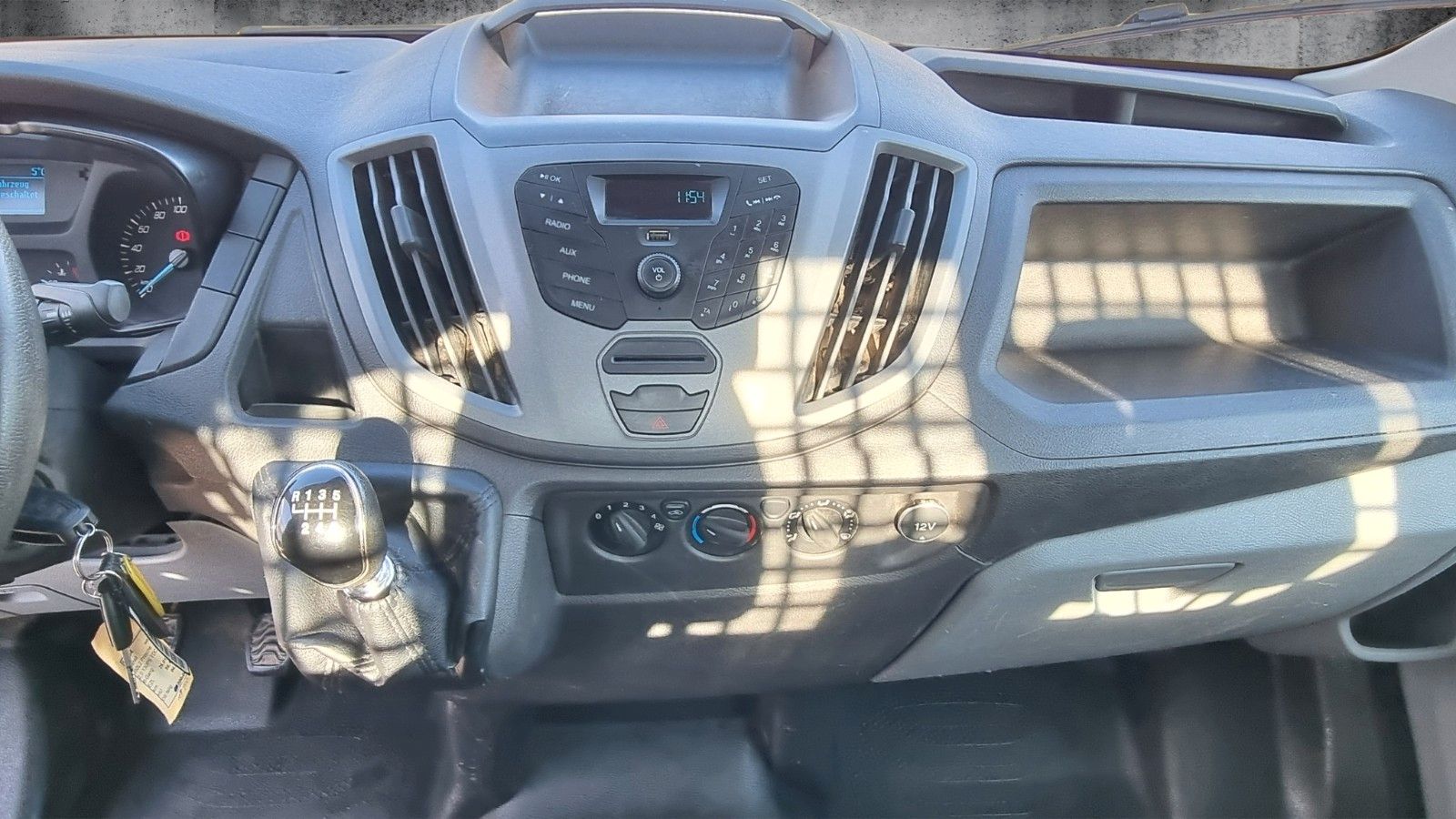 Fahrzeugabbildung Ford Transit Pritsche 350 L2 Einzelkabine