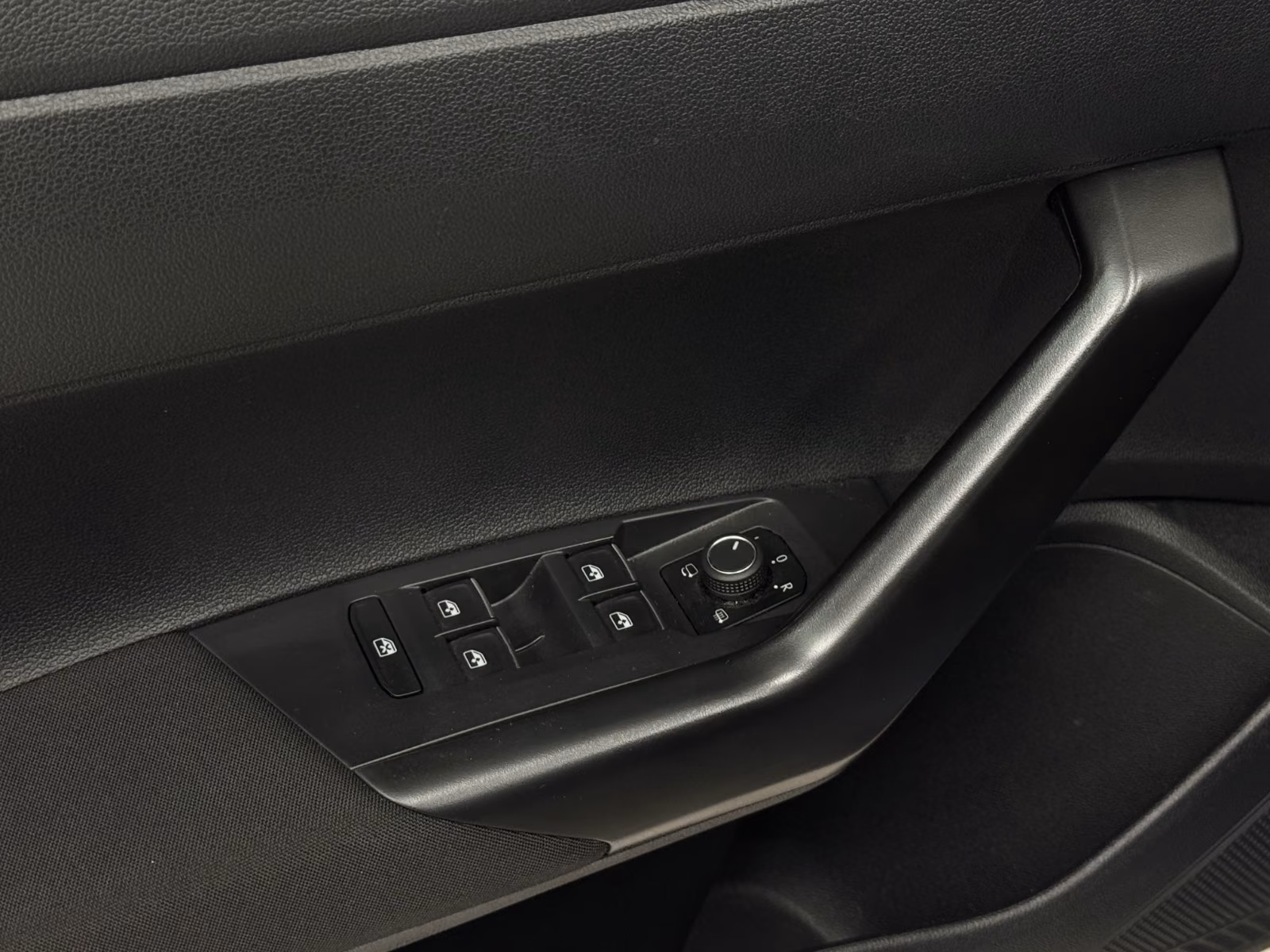 Volkswagen Taigo R-Line 1.5 TSI*SHZ*Digital-Cockpit*Kamera
