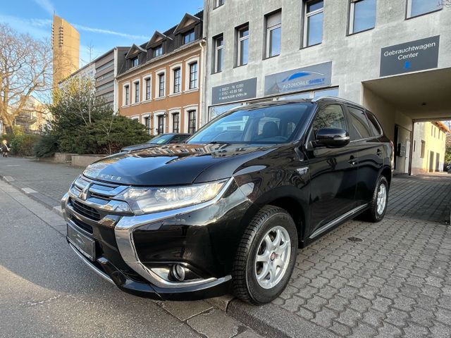 Mitsubishi Outlander PHEV Plus 4WD