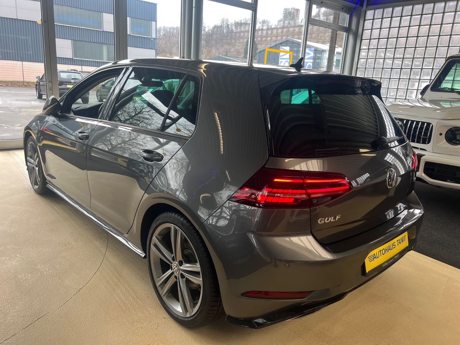 Fahrzeugabbildung Volkswagen Golf VII Lim. 1.5 TSI DSG Join R line *ACC*