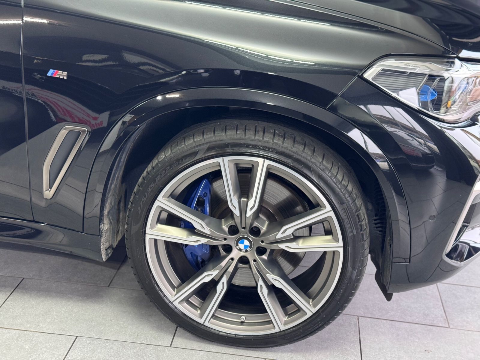 Fahrzeugabbildung BMW X5 M50d|BOWERS|LASER|PANO|MASSAGE|AHK|22-ZOLL|