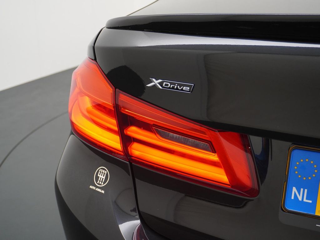 BMW 540 5-serie 540i xDrive High Executive Schiebeda