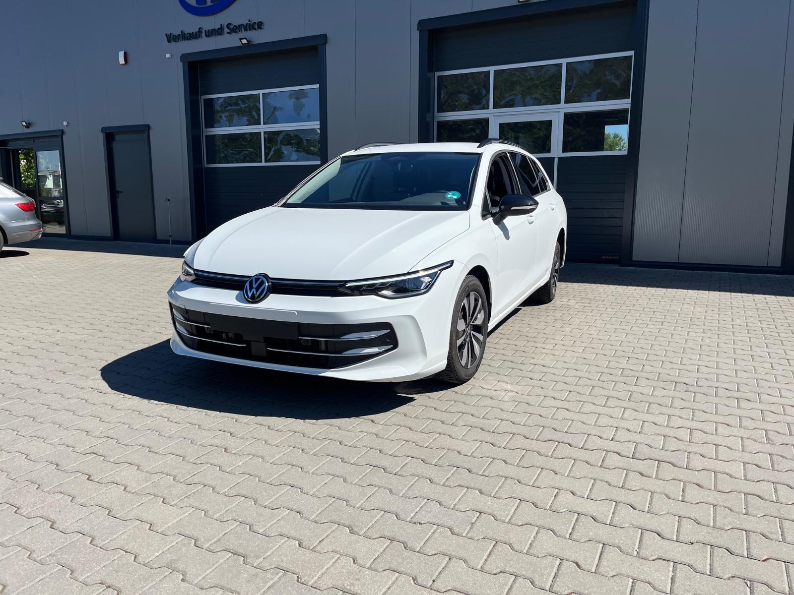 Volkswagen Golf VIII Variant 1.5 TSI 110 kW Goal