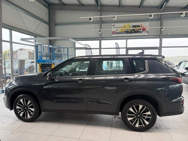 Mitsubishi Plug-in Hybrid Outlander - Bild 2