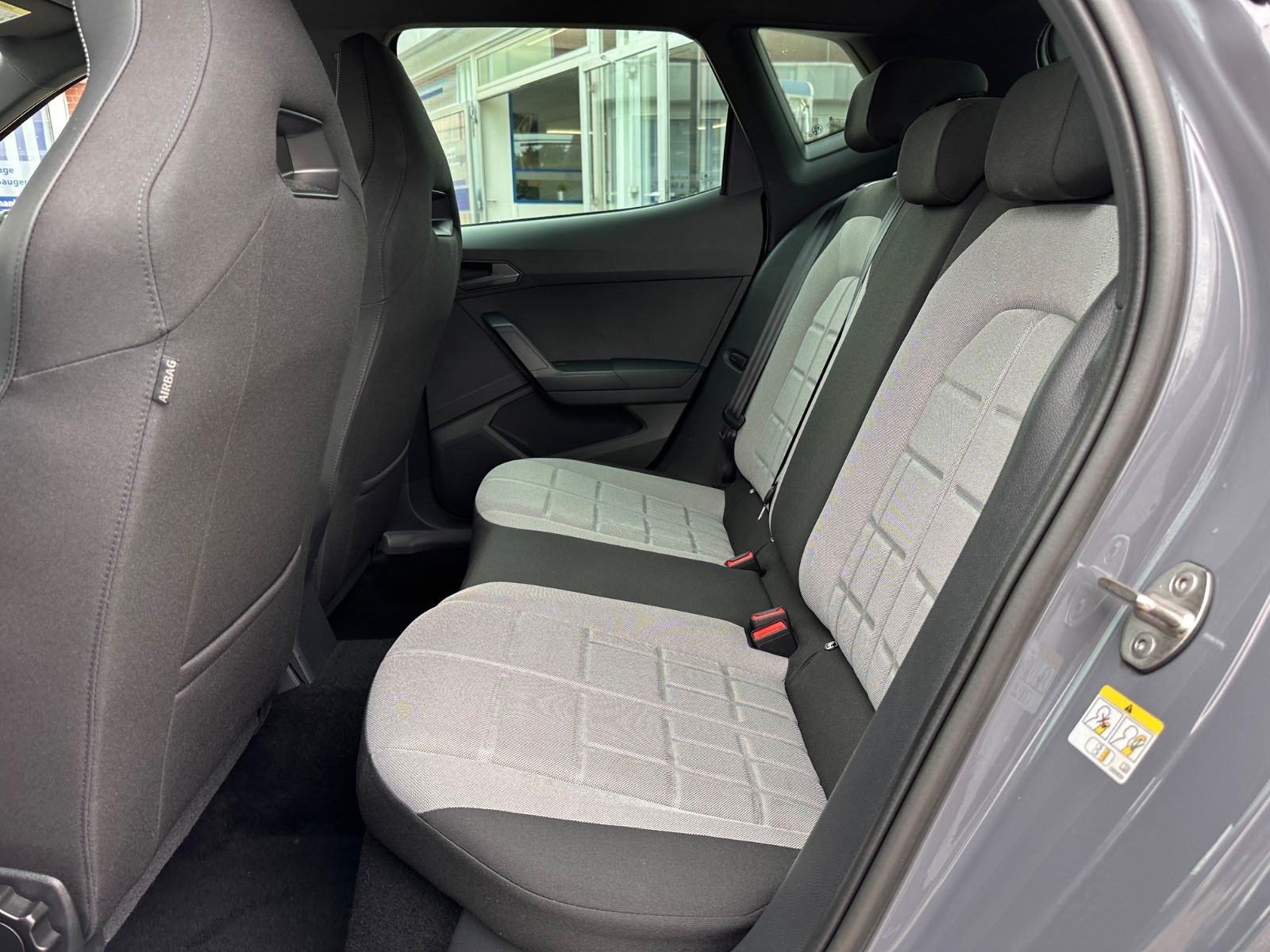 Fahrzeugabbildung SEAT Arona 1.5 TSI FR Black Edition DSG ACC/LED/Kamer