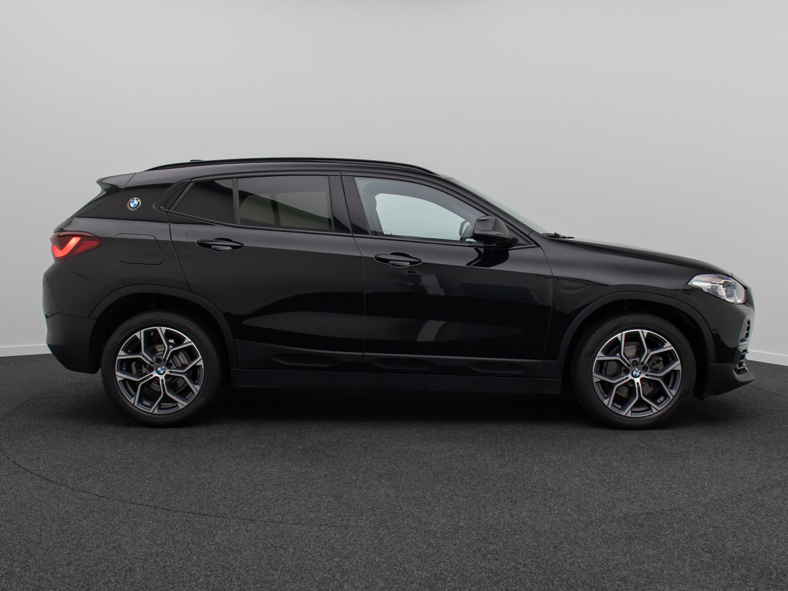 Fahrzeugabbildung BMW X2 sD18i Sport HiFi Kamera DAB Panorama 18Zoll