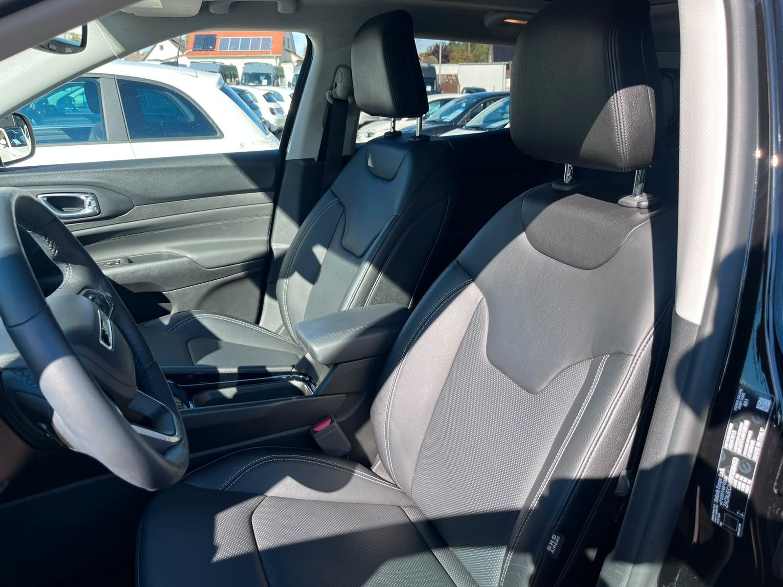 Fahrzeugabbildung Jeep Compass Summit Mild-Hybrid FWD