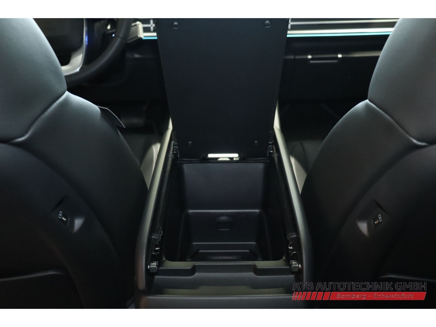 Fahrzeugabbildung Hyundai SANTA FE Signature 5-Sitzer 1.6l Hybrid 2WD Navi