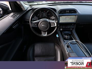 Jaguar F-Pace - 7