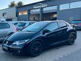 Honda Civic Lim 1.6 Euro6/Sport/Kamera/Navi/SHZ/PDC/ZV - gebrauchte Honda Civic aus dem Jahr 2016