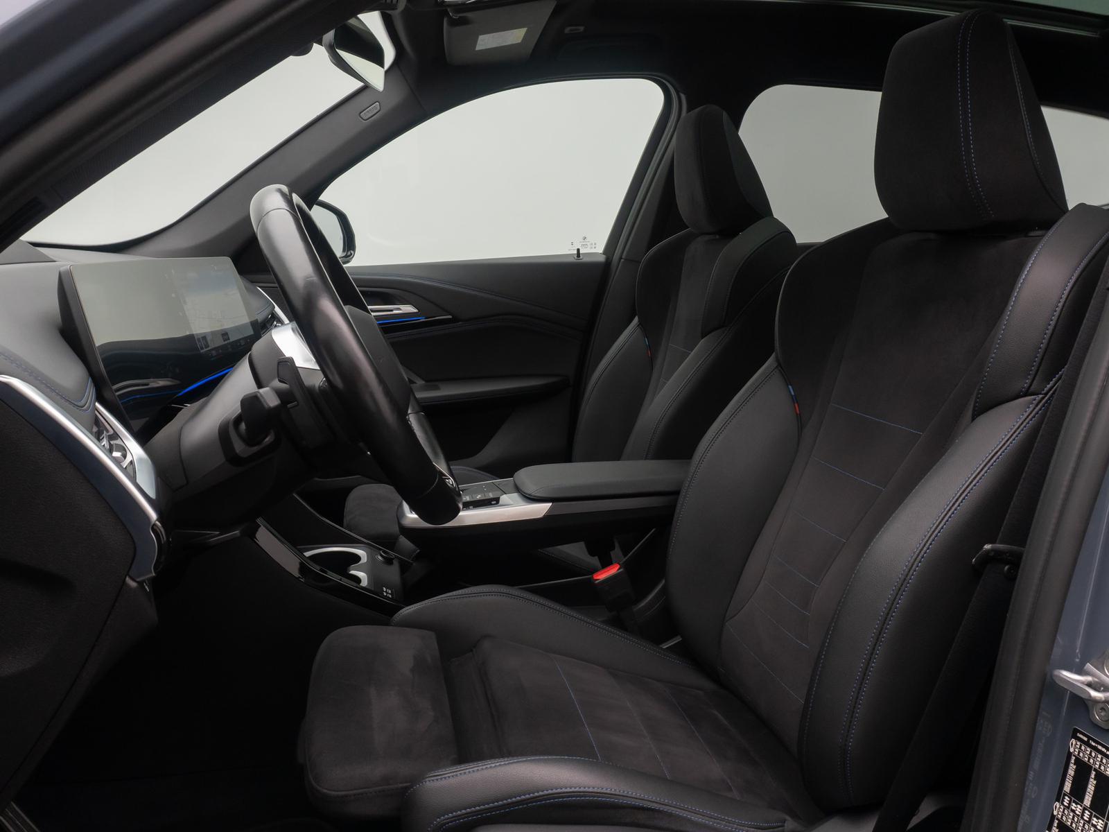 BMW iX1 xD30 MSport Panorama 360°HUD DAB Komfort 19", миниатюра 23