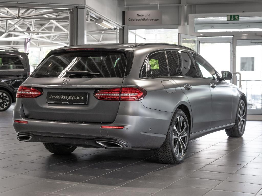 Mercedes-Benz E 220 T d AVANTGARDE NIGHT WIDE 360 AHK DISTR