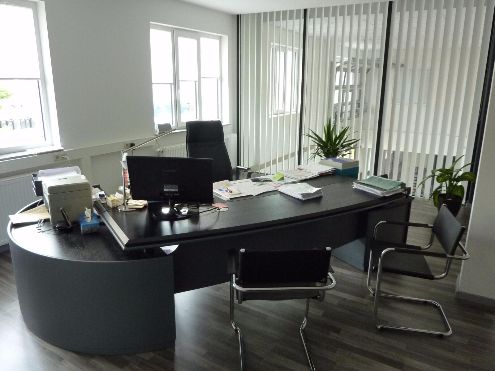 showroom-image-bottom