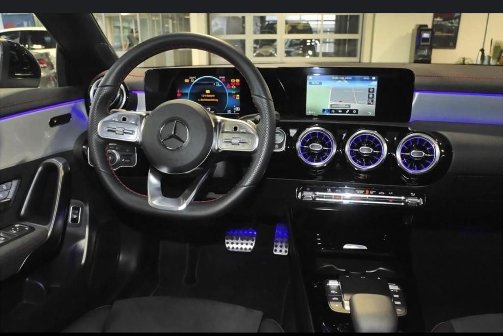 Image of Mercedes-Benz CLA 180