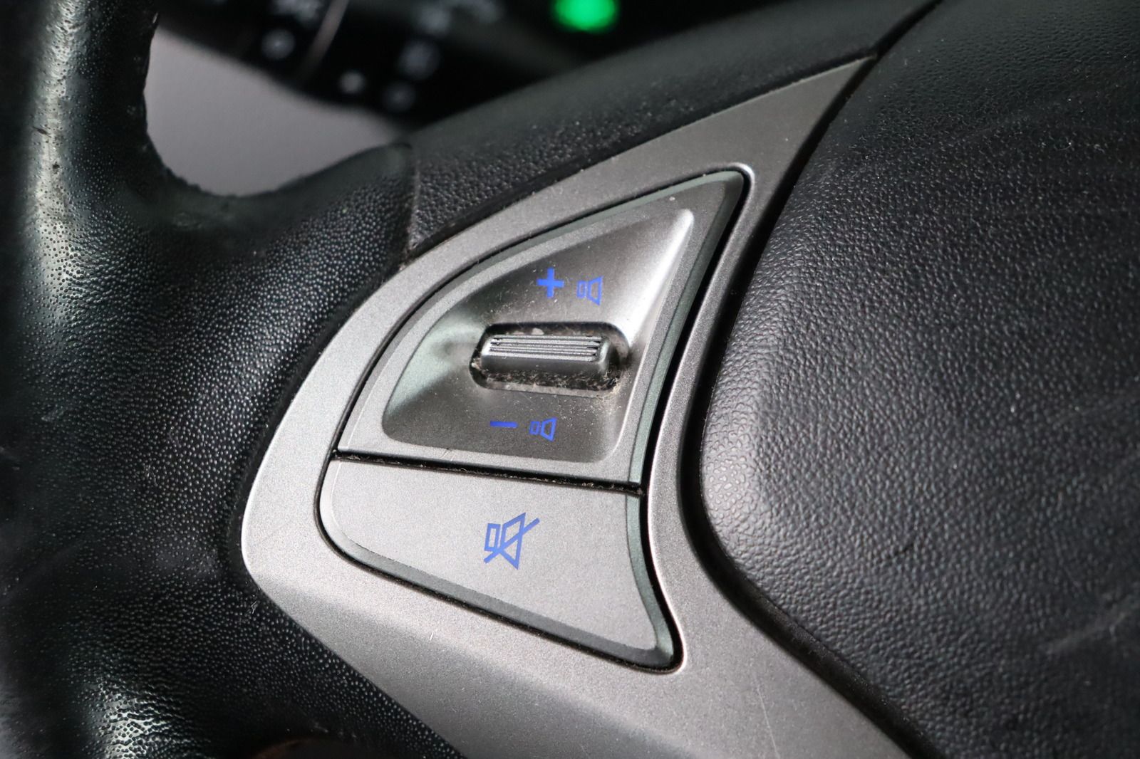 Fahrzeugabbildung Hyundai ix20 * HU/AU bis 06.2028 * 8-fach bereift Comfor