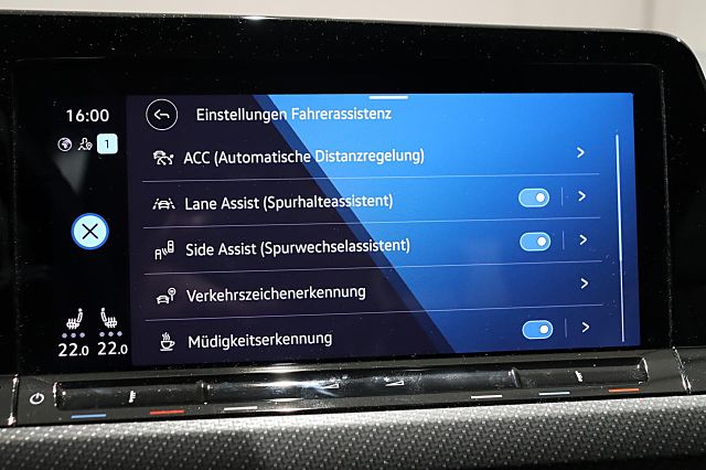 Golf 1.5 eTSI R-LINE DSG ACC NAVI KAMERA PANORAM