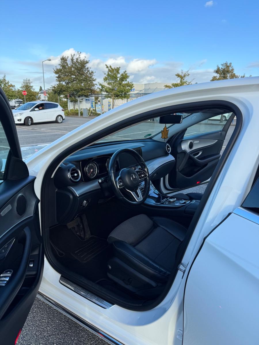 Mercedes-Benz E 220 d Autom. AMG Line