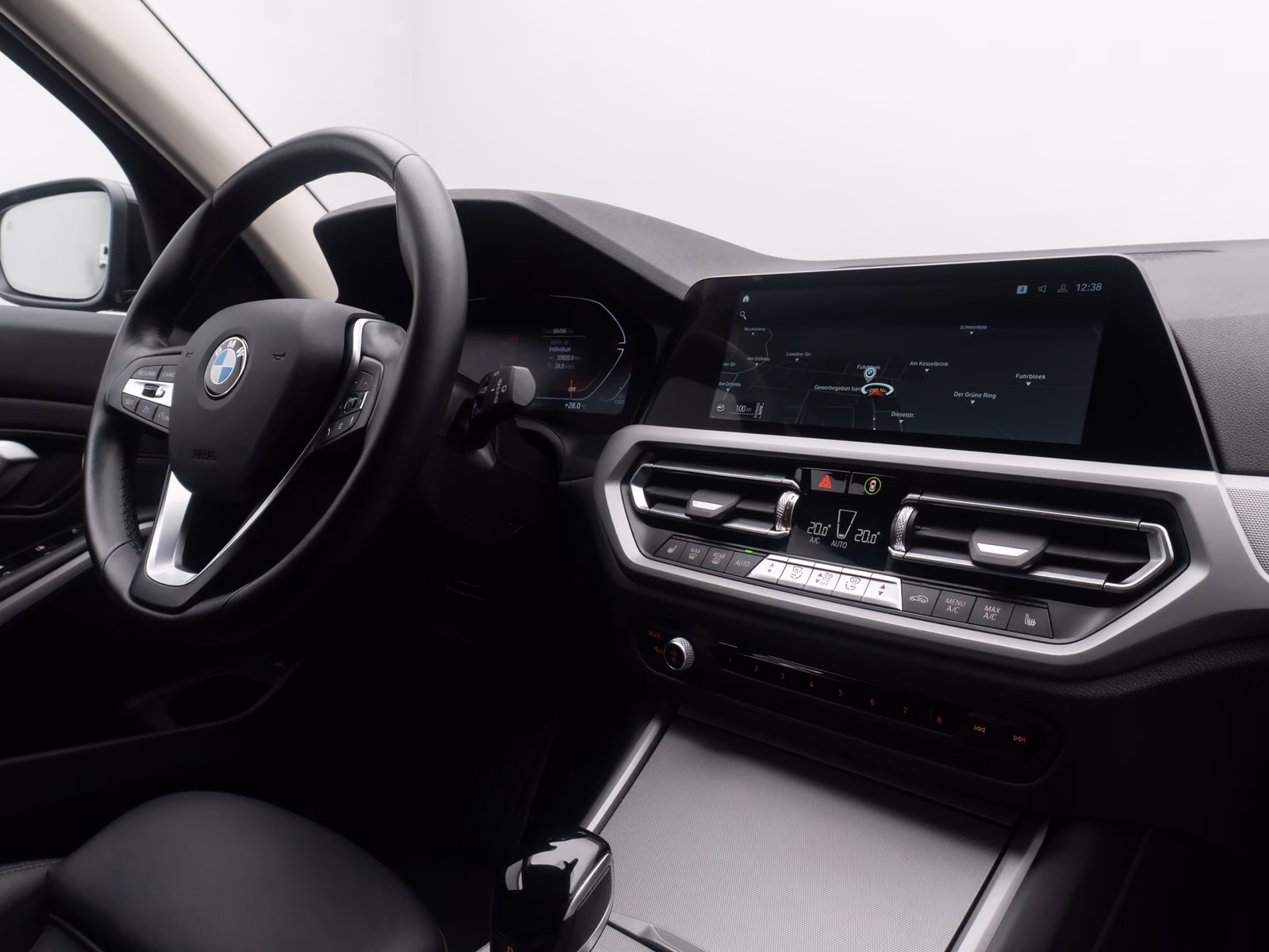 BMW 318d DAB CockPitPro Fernlichtassist PDC Sport