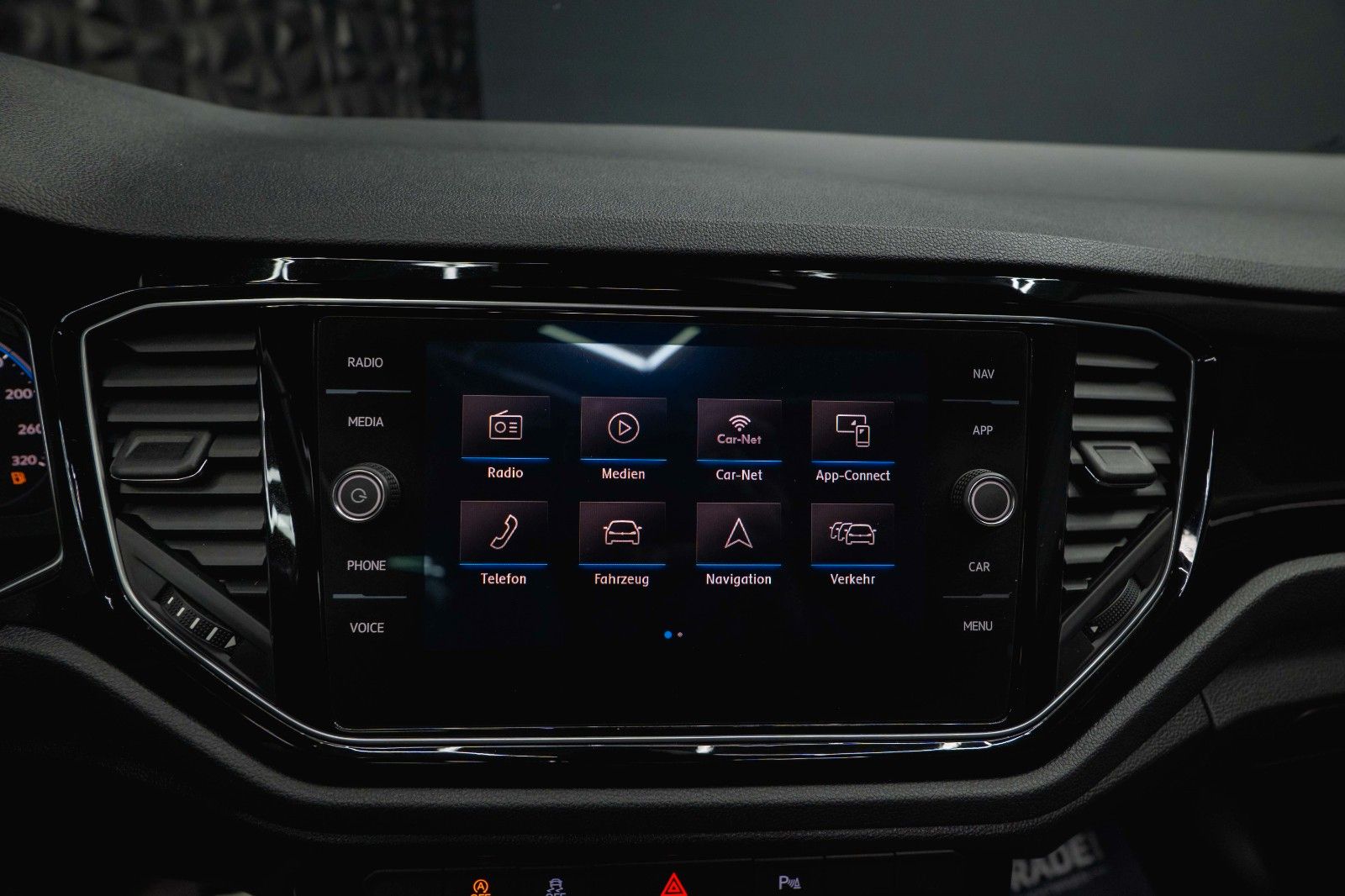 Fahrzeugabbildung Volkswagen T-Roc R 4Motion Performance *ACC*DCC*Pano*LED*