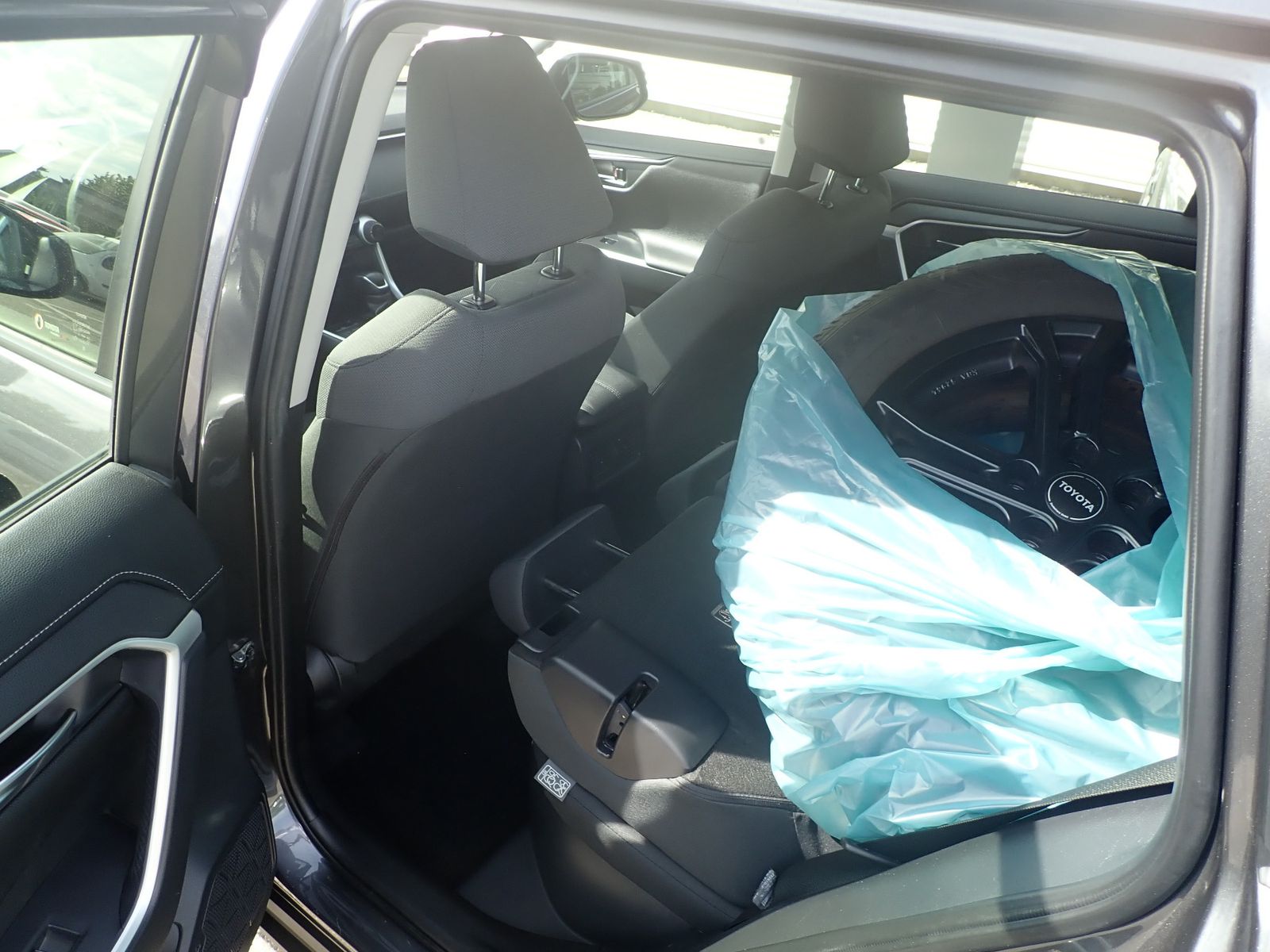 Fahrzeugabbildung Toyota RAV 4 Hybrid 4x2 Comfort