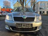 Skoda Octavia Lim. Ambition 2. Hand TÜV neu Scheckheft - gebrauchte Skoda Octavia aus dem Jahr 2012