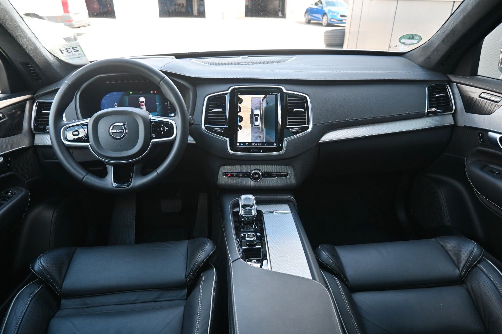 Fahrzeugabbildung Volvo B5D Ultimate Dark HK*HUD*PANO*STHZ*360*STHZ*AHK*