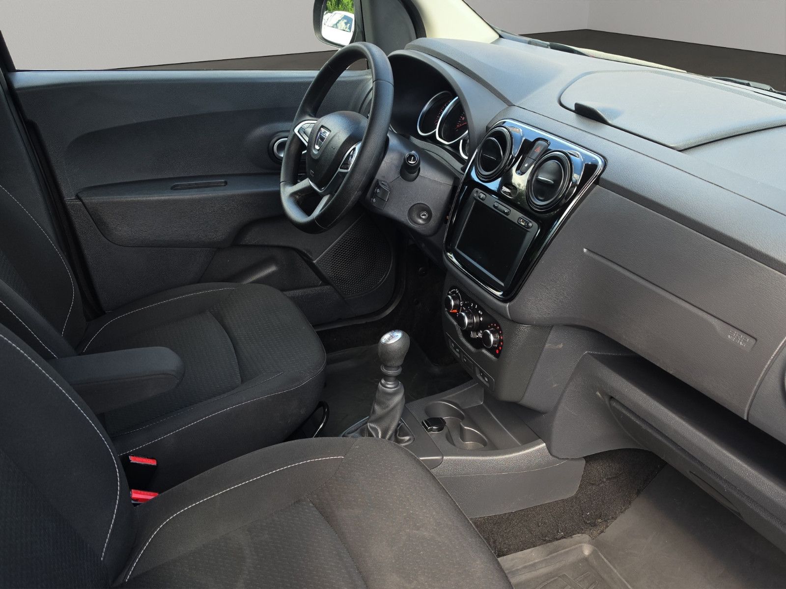 Fahrzeugabbildung Dacia Lodgy Comfort 7x Sitzer Navigation Tempomat