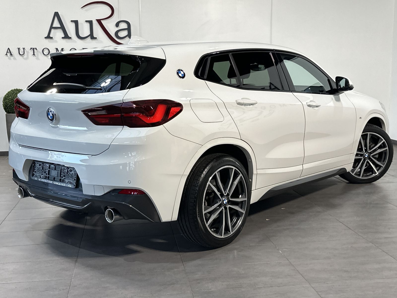 Fahrzeugabbildung BMW X2 xDrive20d M-Sport NAV+LED+AHK+HIFI+KAMERA+SHZ
