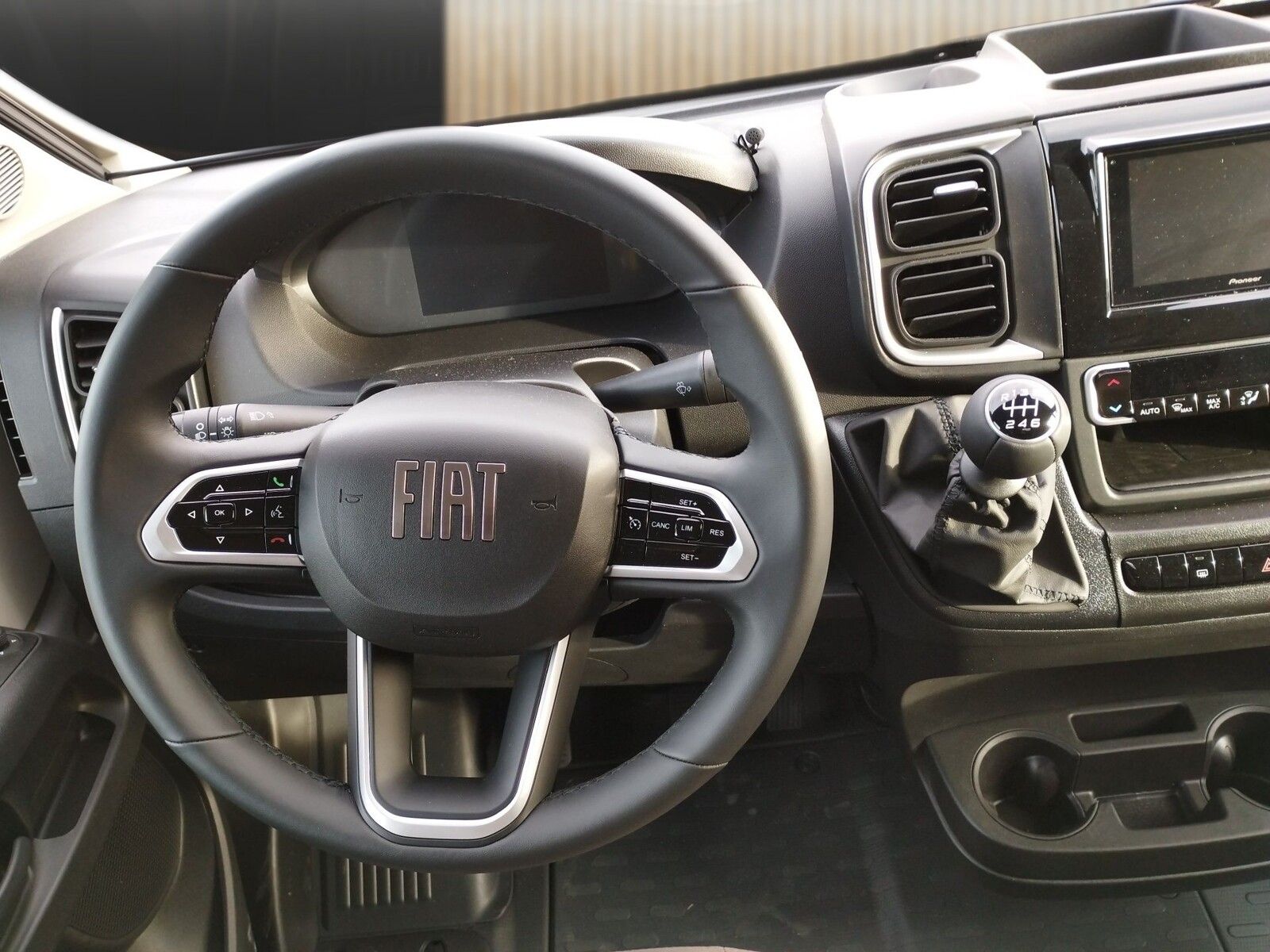 Fahrzeugabbildung Malibu Van compact 600 LE Klimaautomatik, Radio DAB,