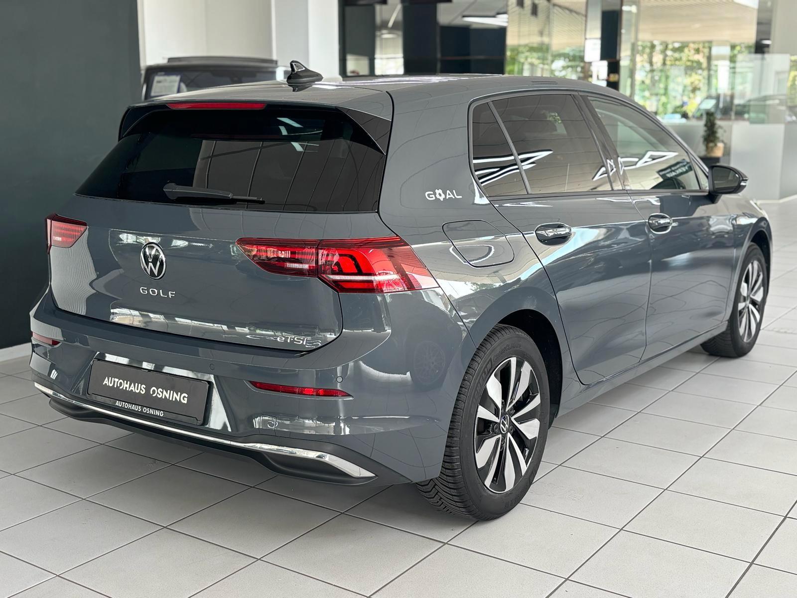 Volkswagen Golf VIII Lim. 1.5 eTSI 1.HAND GOAL NAVI DSG LED, миниатюра 6