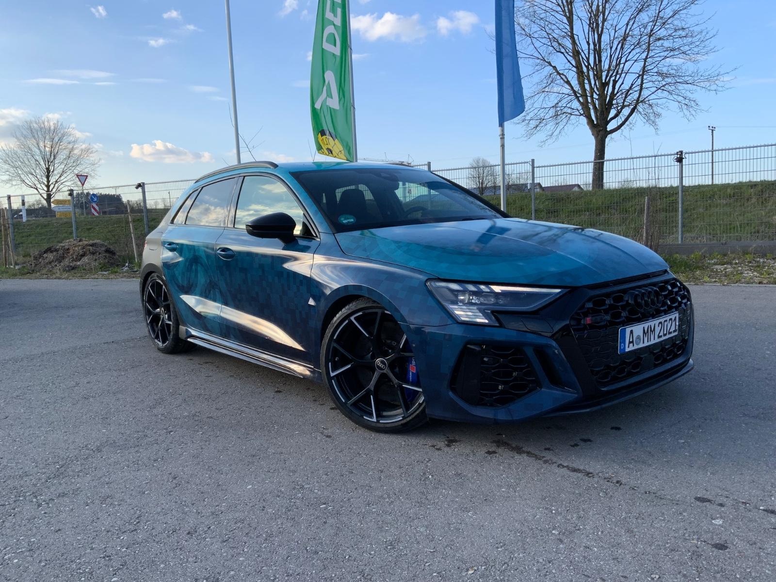 Audi RS3 Sportback/ Kamera/ B&O/ Ceramic/ 290kmh