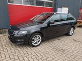 Skoda Octavia Combi Ambition - Skoda Octavia: Ambition Combi