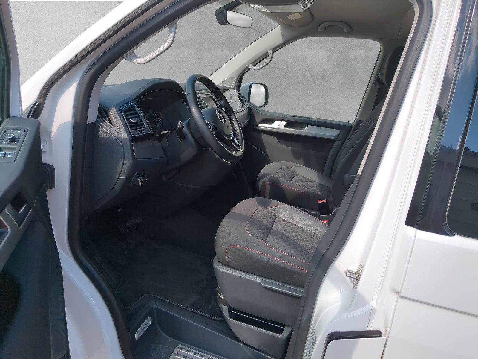 Fahrzeugabbildung Volkswagen T6 Multivan 2.0 TDI Join AHK Kamera Tempomat