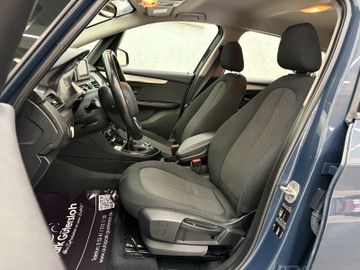 BMW 216 - 8