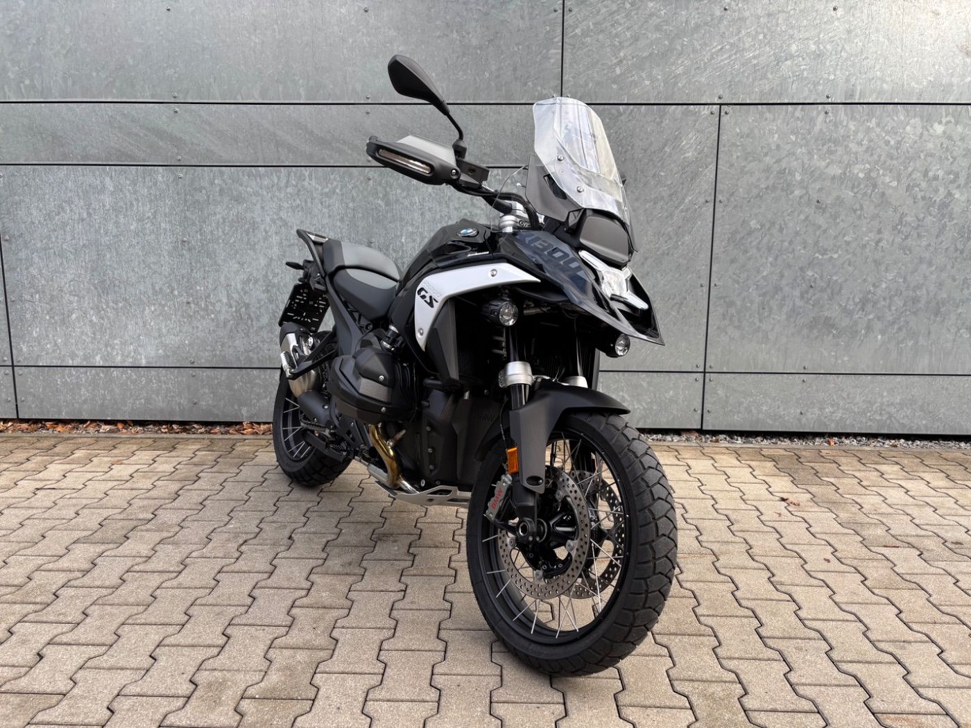 Fahrzeugabbildung BMW R 1300 GS Triple Black 3 Pakete