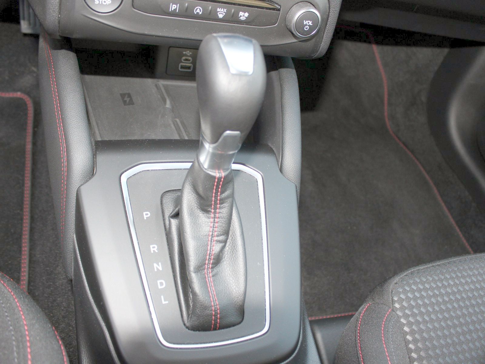 Fahrzeugabbildung Ford Focus ST-Line X 1,0 EcoBoost Start/Stopp