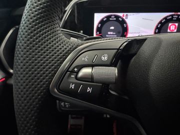 Fahrzeugverkauf 18 Skoda Kodiaq 1.5 TSI Sportline 7-Sitze*Panodach*AHK*