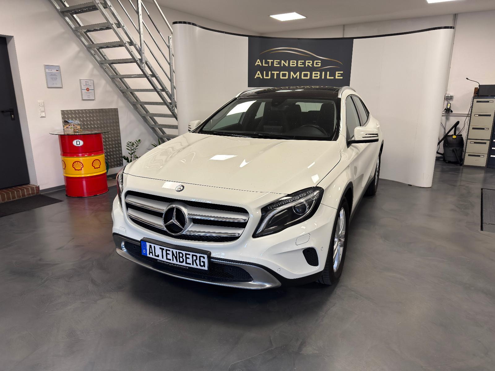 Mercedes-Benz GLA 200 PDC Klima Navi Bi-Xenon Tempomat Sitzhzg